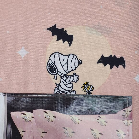 Peanuts Snoopy Full Sheet Set By Berkshire Pink Halloween Bats Ghosts Fall - Picture 8 of 9